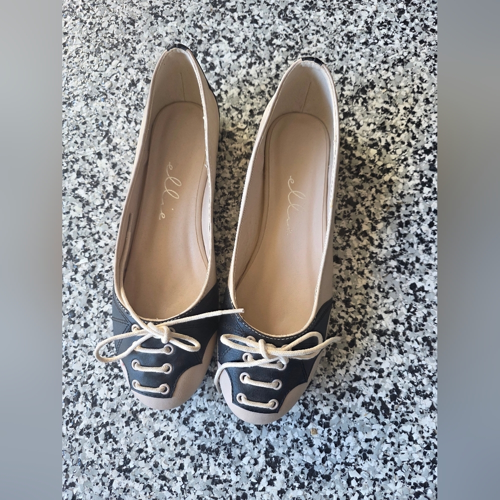 Ellie Shoes Black & Tan Flats with Batwings Saddle Shoes GOTH 10